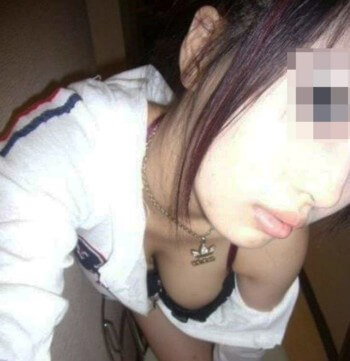 Belle vietnamienne recherchant un beau black à Blois pour un plan sexe