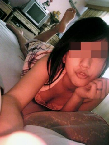 Japonaise sexy pour un moment très chaud à Marseille