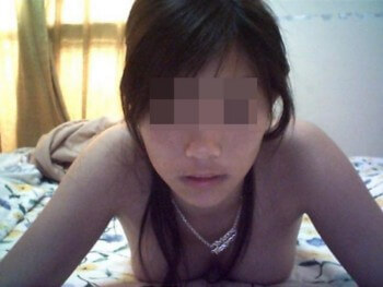 Je suis une belle femme bien coquine et je désire me faire enculer donc contactez moi les mecs, je vous attends. Je veux rencontrer un africain bien monté avec qui je pourrais baiser un coup. Pour parler de mon apparence, je suis une salope Thaïlandaise  avec des énormes nibards et j'habite sur Le Mans. Répondez moi, je pourrai peut-être être libre ce week-end pour un petit plan sexe. Grosses léchouilles et à bientôt.