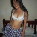 Charmante jeune femme de 26 ans, j'habite sur Le Mans o&ugrave; je viens juste de me prendre un appart alors j'ai &eacute;norm&eacute;ment de probl&egrave;mes pour me faire un pqr. Moi j'aime vraiment sucer des grosses bites et je voudrais bien rencontrer un homme qui serait partant pour baiser un coup. C'est avant tout pour ça que j'arrive sur ce site de plan sexe. Je suis plutot pas mal: je suis &agrave; croquer et pour ce qui est du sexe je suis bien cochonne au pieu alors donnez moi vos photos, nous pouvons prendre rdv ce week-end pour un petit 5 &agrave; 7.