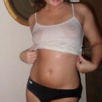 Je souhaiterais rencontrer un homme car j'aimerais me faire un plan sexe rapide &agrave; Fr&eacute;jus. Je suis une cochonne chinoise et je cherche un type cochon plus vieux que moi. J'ai 19 ans et je suis c&eacute;libataire pour le moment mais j'ai vraiment envie de me d&eacute;fouler sexuellement donc je cherche un homme bien membr&eacute; souhaitant me niquer ce Dimanche. Je reçois chaque soir vers 19h30 alors pour en savoir plus sur moi, prenez contact. Bisou et &agrave; tr&egrave;s bient&ocirc;t.